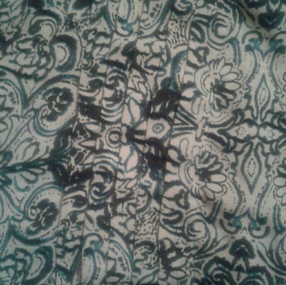 Ladies top - Picture 2 of 3